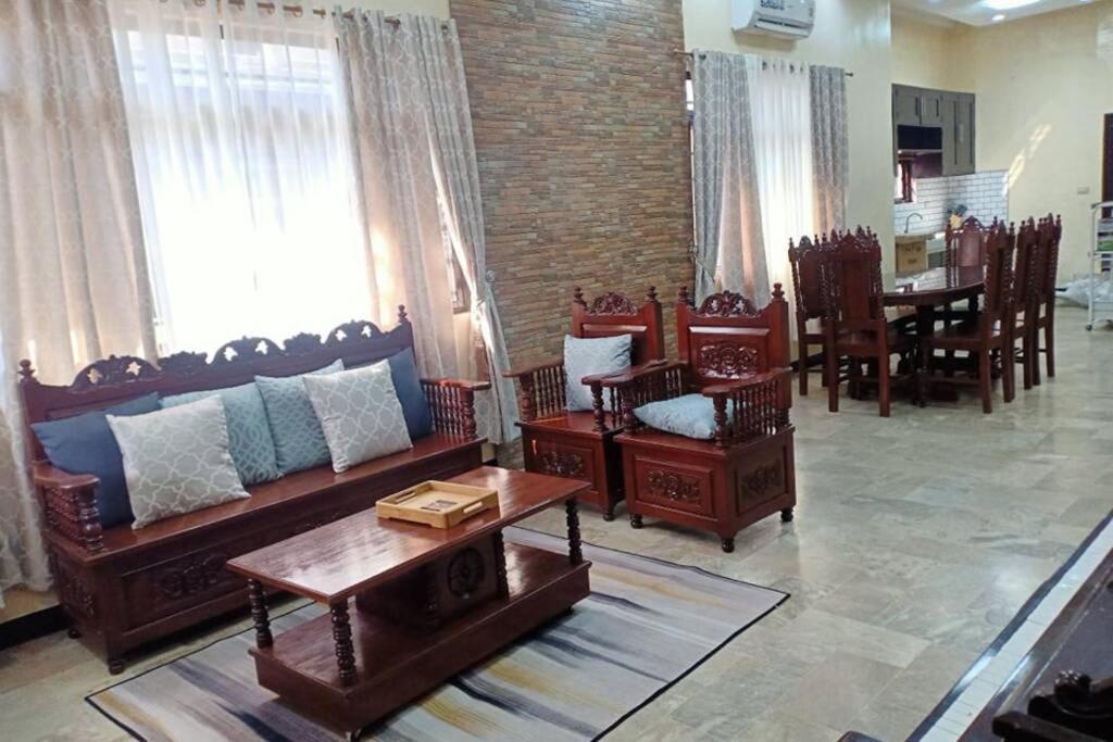Villa Casa Cecilia-Entire house located near 100 Islands Alaminos Exterior foto